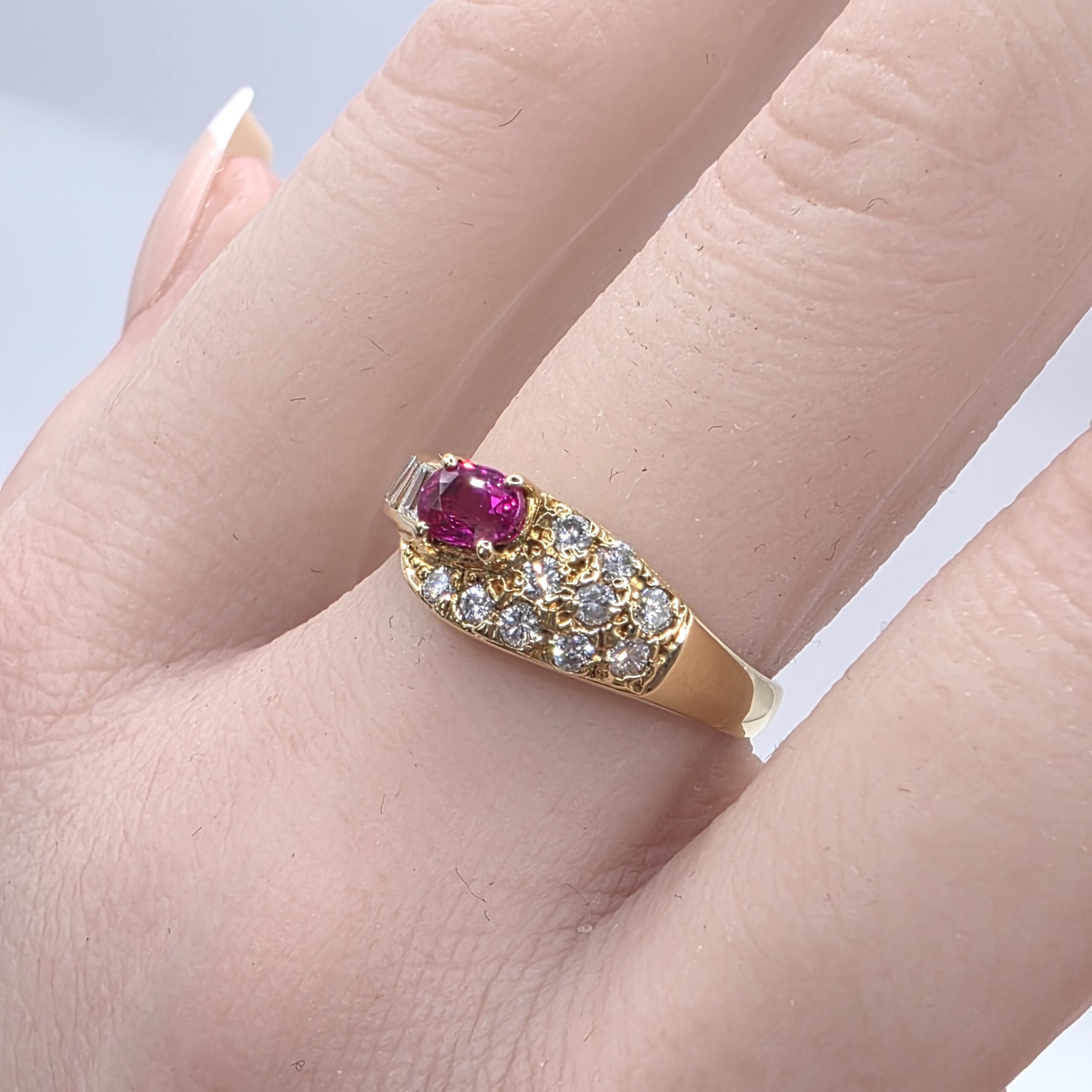 Elegant Ruby & Diamond Ring in K18 Yellow Gold – Size 14