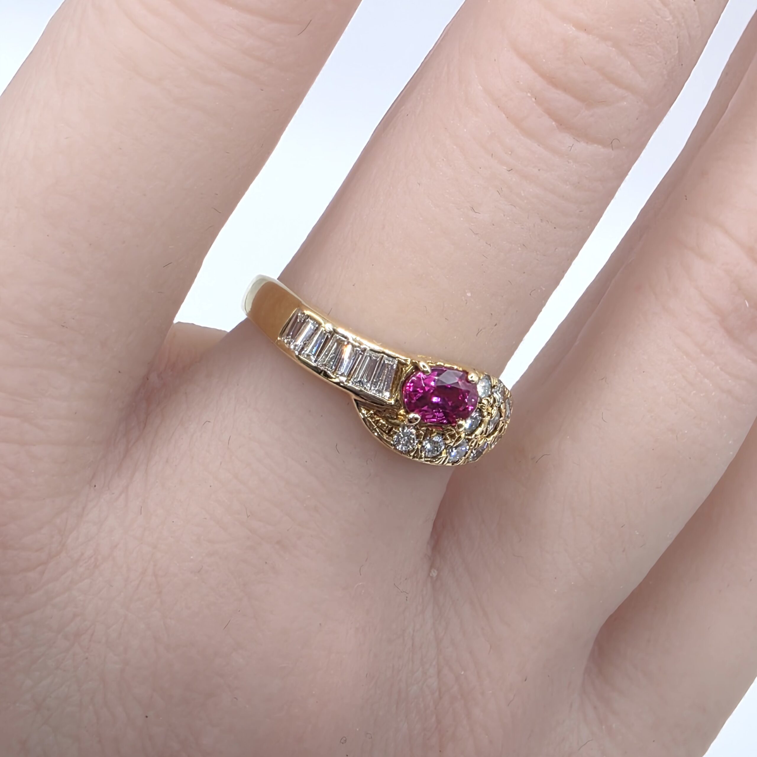 Elegant Ruby & Diamond Ring in K18 Yellow Gold – Size 14