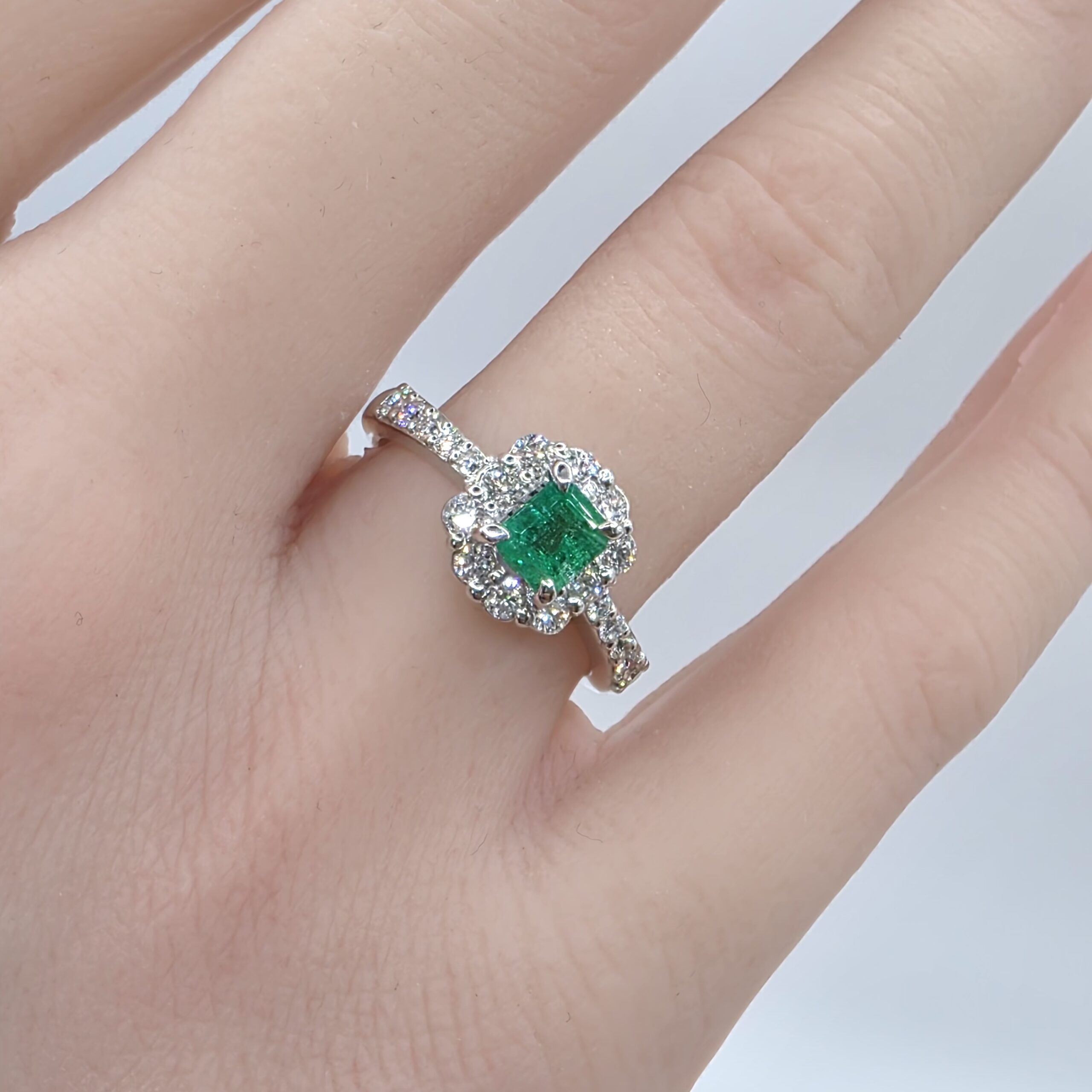 Elegant Emerald & Diamond Ring in PT900 – Size 11.5