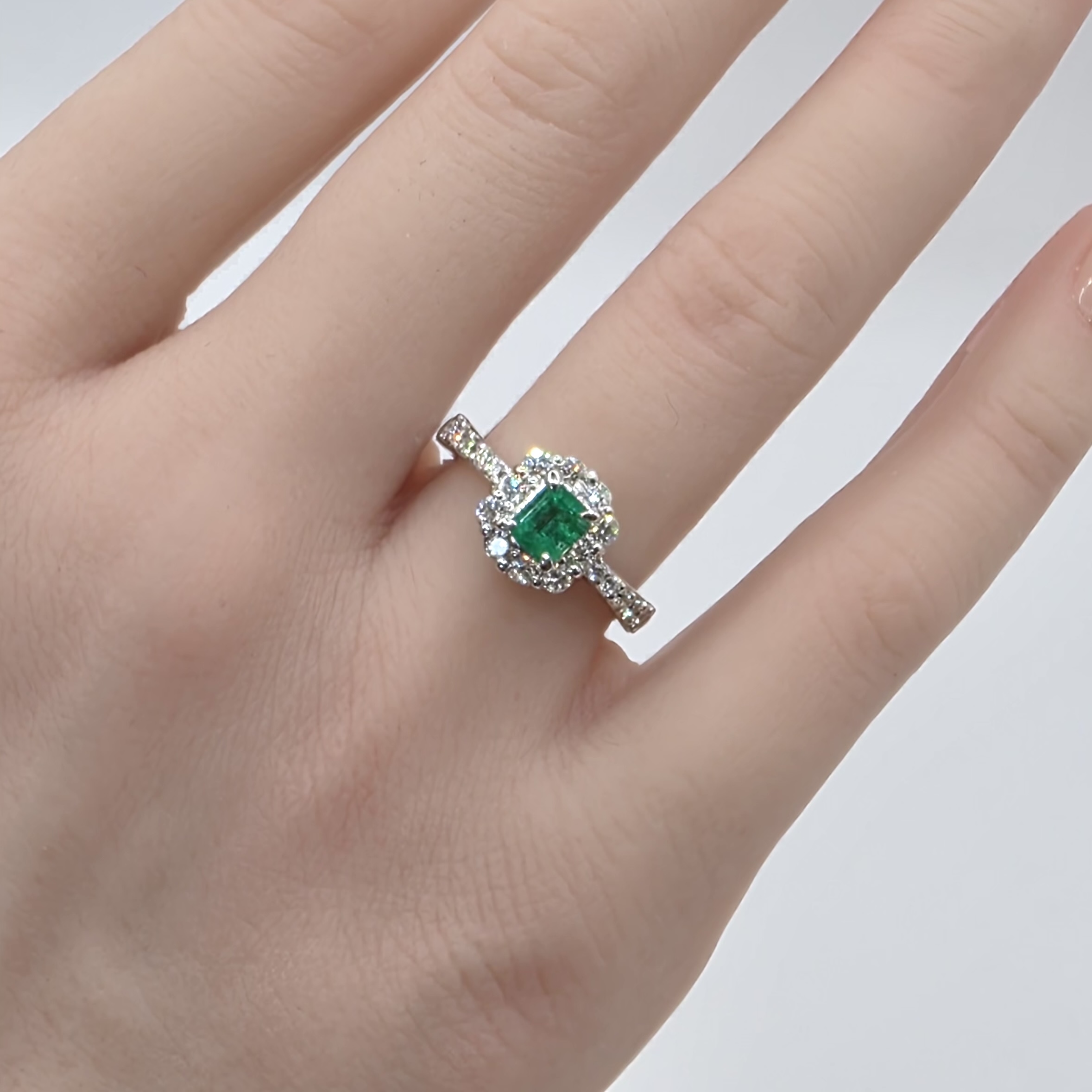 Elegant Emerald & Diamond Ring in PT900 – Size 11.5