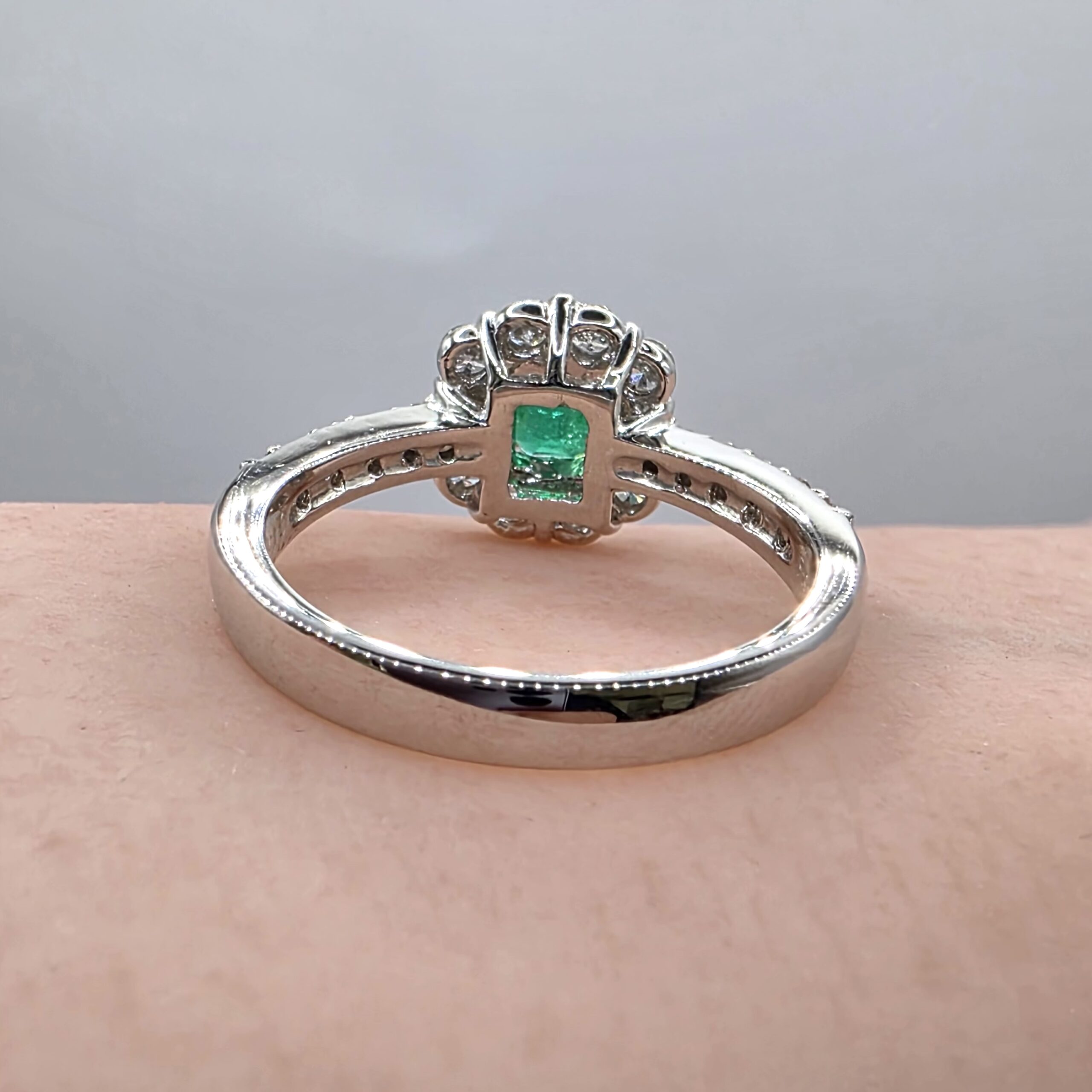 Elegant Emerald & Diamond Ring in PT900 – Size 11.5