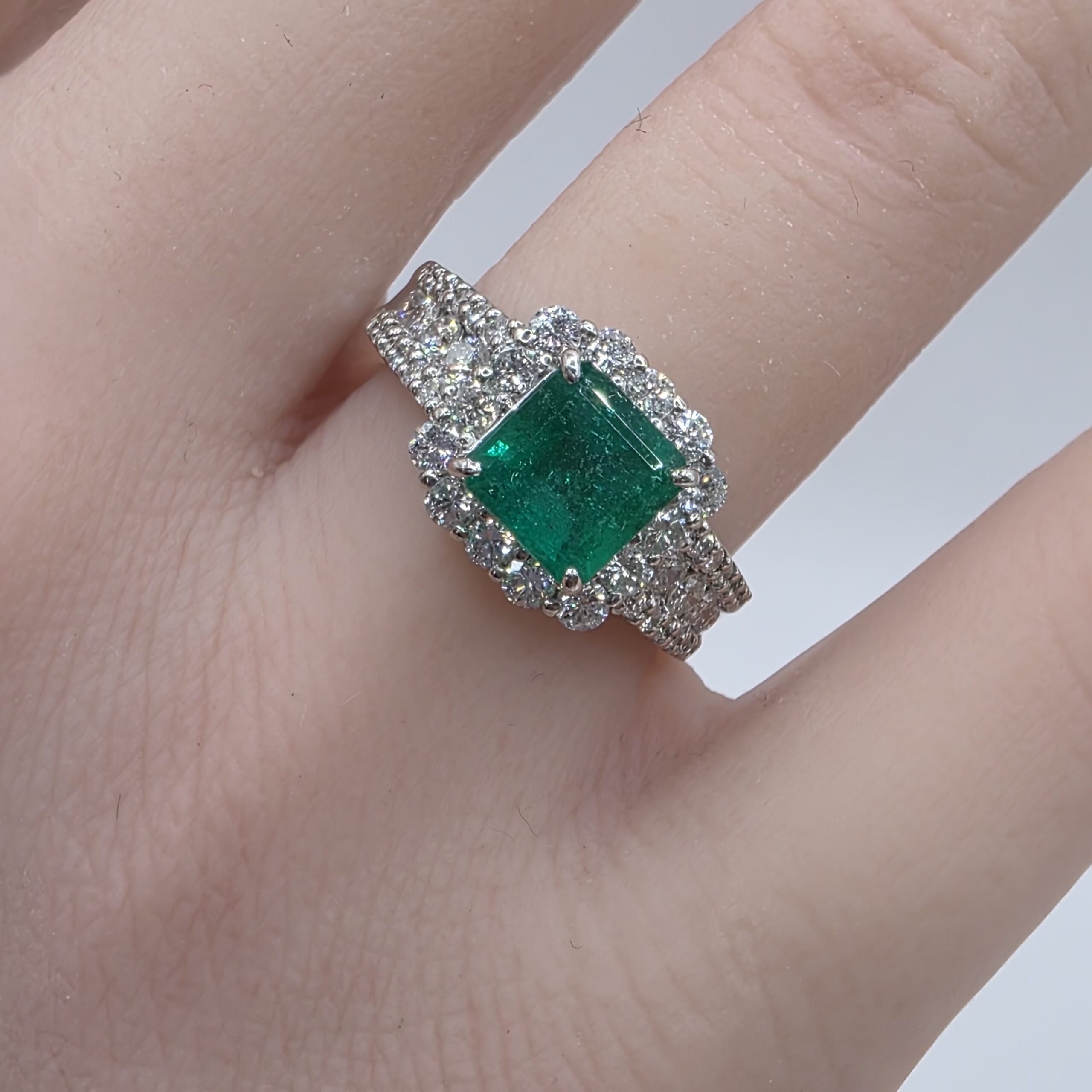 Emerald & Diamond Ring in PT900 – Size 12