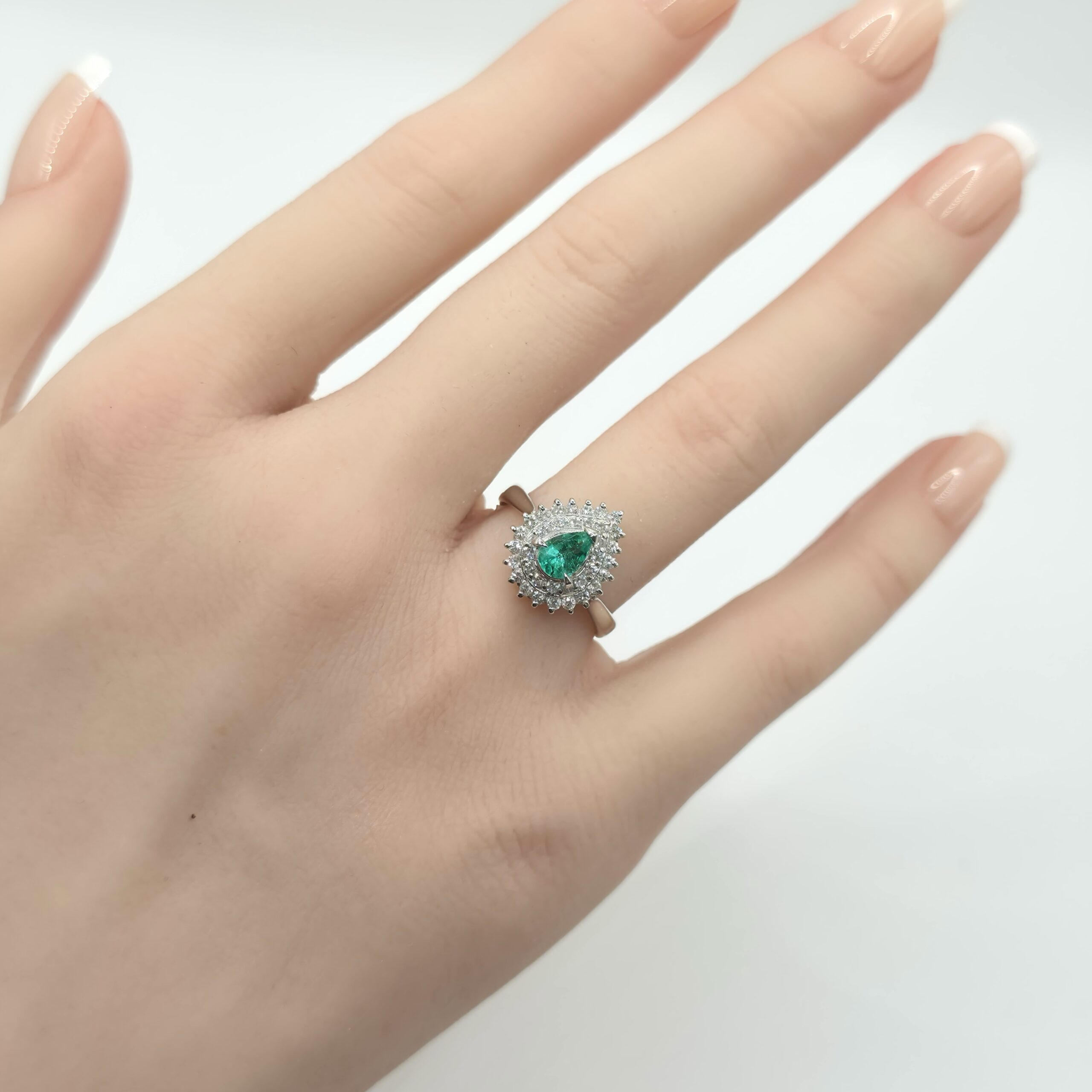 Emerald & Diamond Ring in PT900 – Size 13