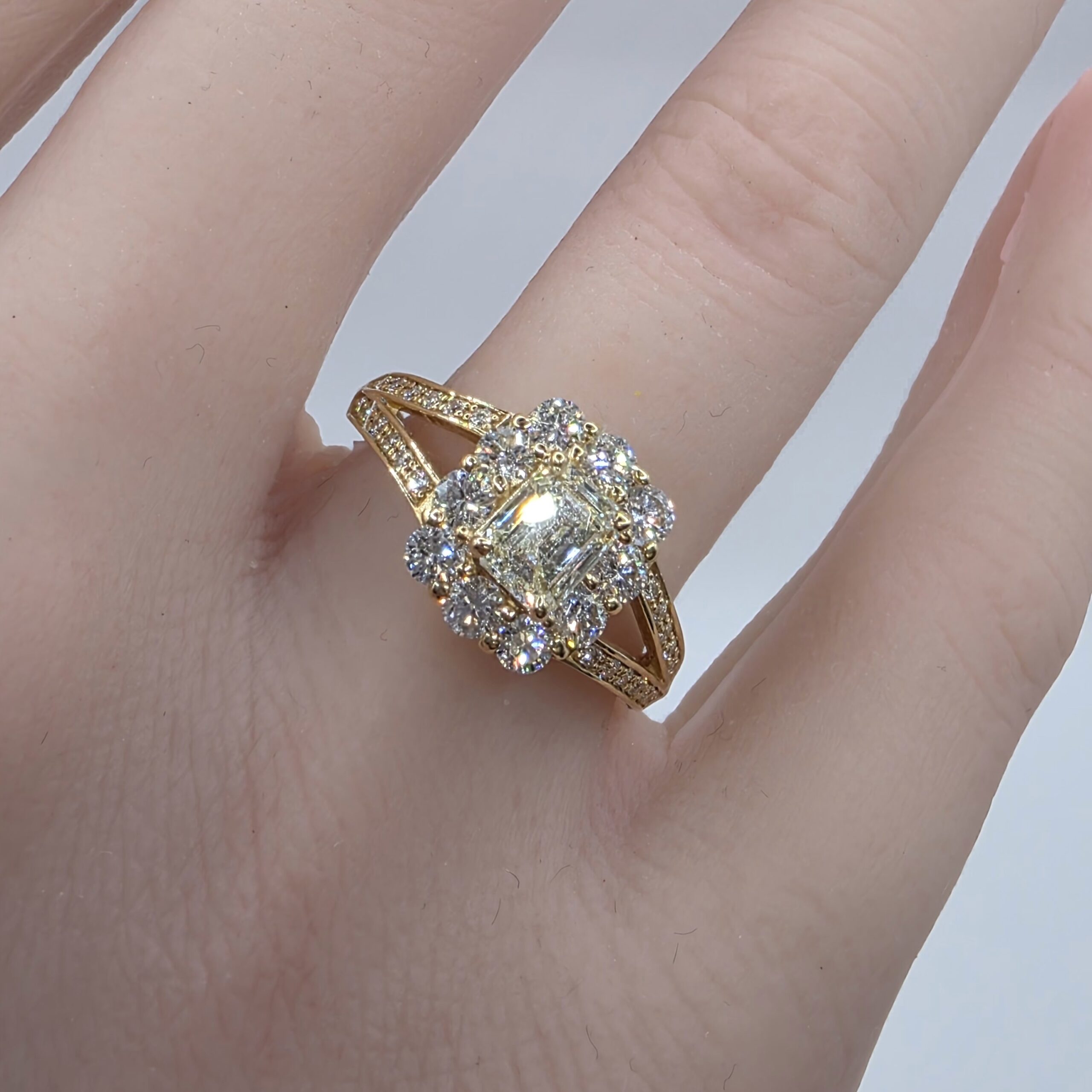 K18 Gold Diamond Ring – Size 13